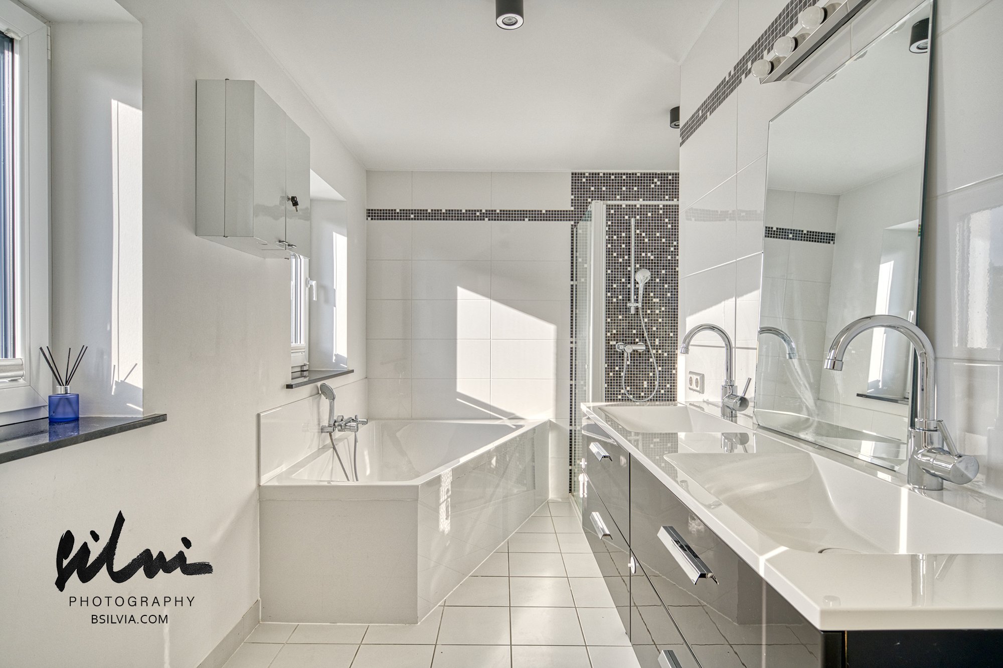 Setting the Stage: Essential Tips for Stellar Real Estate Photos
