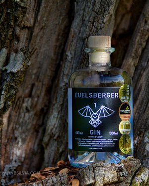 Social Networks, Basic Photo Pack (50 photos, 3 months posting on the platform chosen by the client)