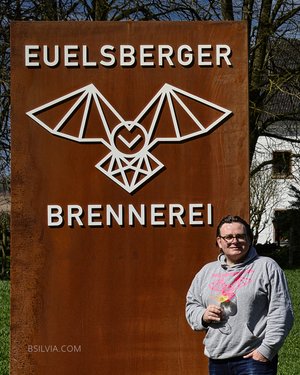 Social Networks, Basic Photo Pack (50 photos, 3 months posting on the platform chosen by the client)