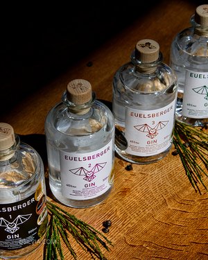 Social Networks, Basic Photo Pack (50 photos, 3 months posting on the platform chosen by the client)