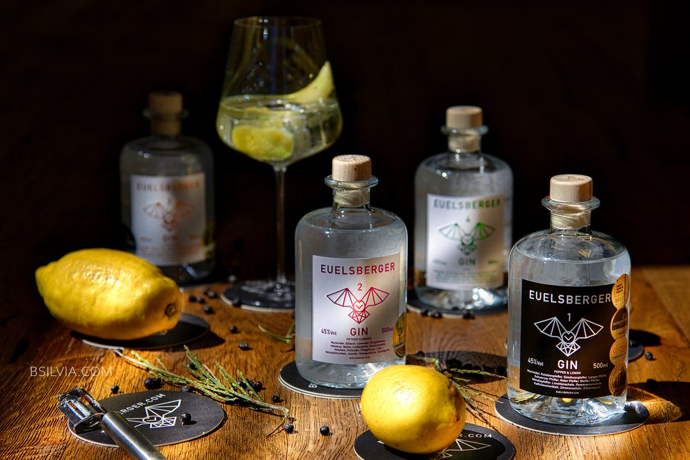 Social Networks, Basic Photo Pack (50 photos, 3 months posting on the platform chosen by the client)