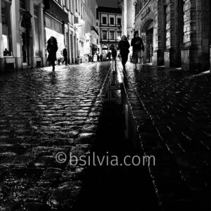 Capturing Moments in Monochrome: A Guide to Black and White Photography with Mobile Phones