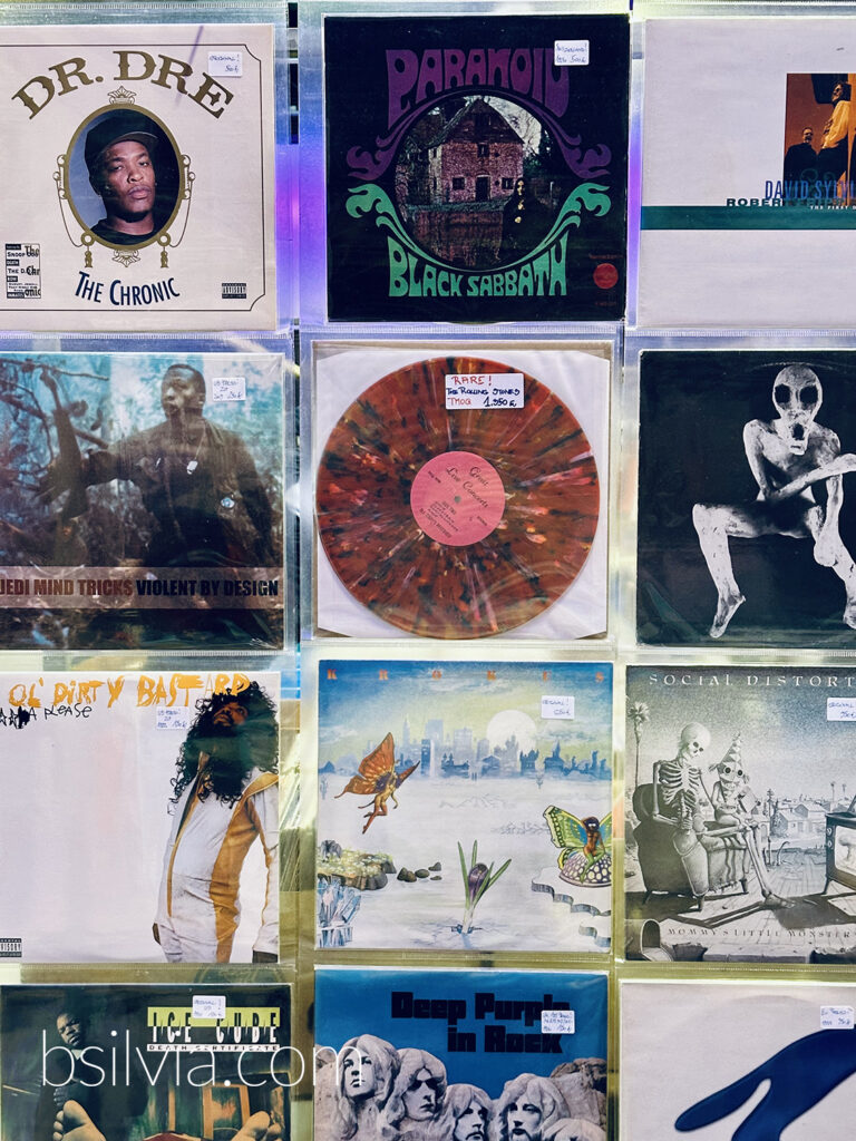 Photographer in Bruges – Fighting Spam, Meeting Clients, Exploring Record Fairs