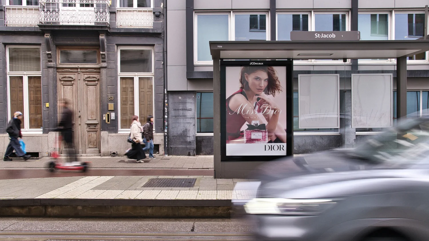 OOH & DOOH campaign photography — accurate, clear, and on location.